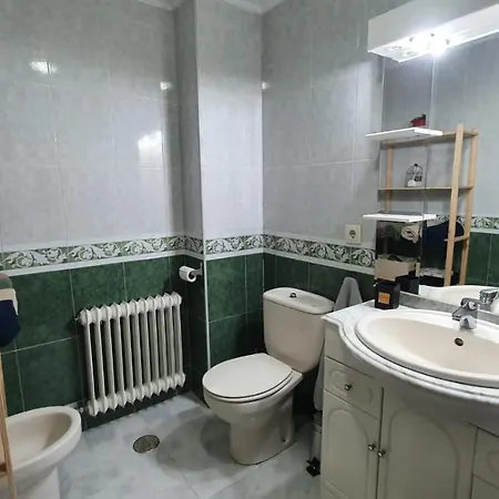 Piso Con Amplia Terraza Gratis Parking En La Calle Cerca Petfriendly Apartmán *
