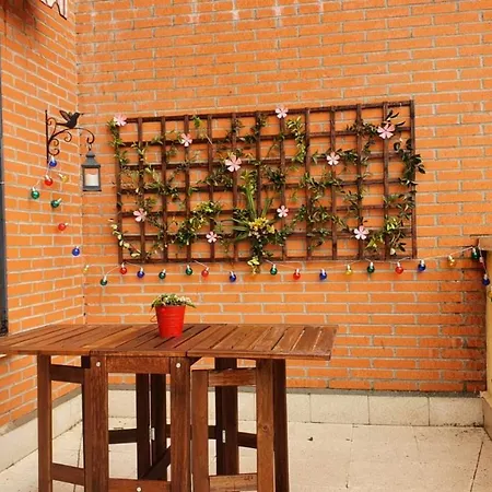 Piso Con Amplia Terraza Gratis Parking En La Calle Cerca Petfriendly Apartmán *